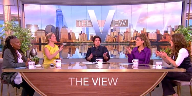 The ladies of ABC's "The View" discuss the impact of third-party candidates on this year's presidential election.