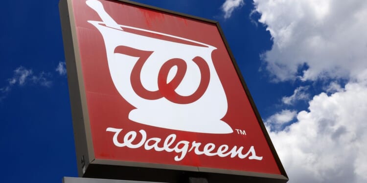 Walgreens to pay $275,000 to settle allegations in Vermont about service during pandemic