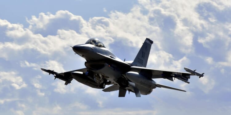 U.S. OKs F-16 fighter jet sale to Turkey, F-35s to Greece after Turkey backs Sweden's entry to NATO