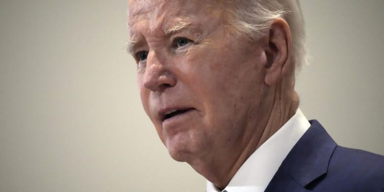 Joe Biden to soak up sunshine and campaign cash in Florida trip