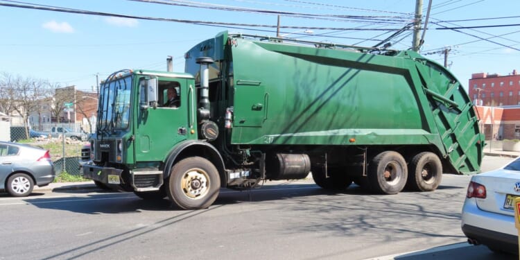 New Hampshire woman falls into dumpster, smashed in garbage truck compactor