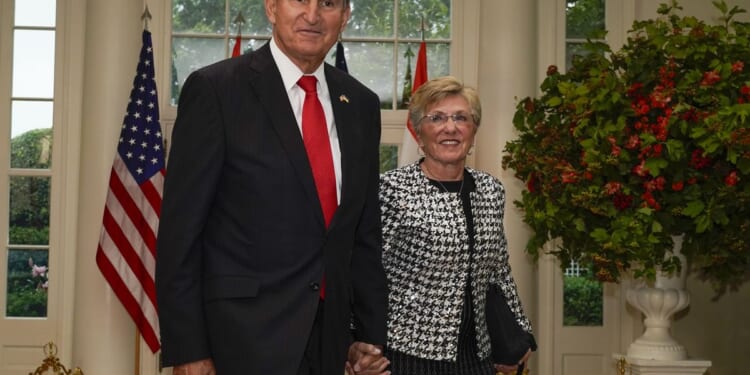 Joe Manchin's wife, Gayle, hospitalized in stable condition after Birmingham car crash