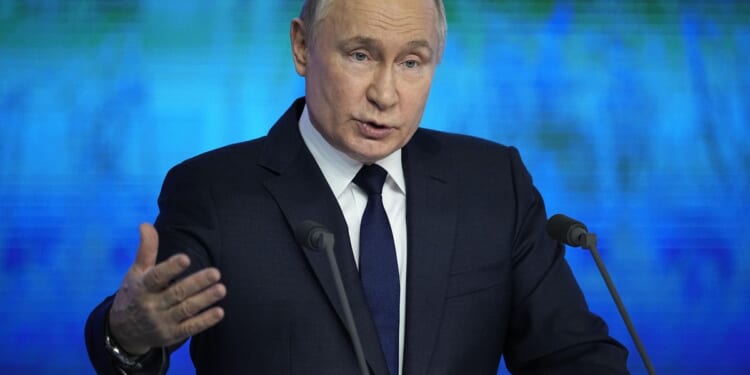 Vladimir Putin vows to make military gains in Ukraine as he meets with his campaign staff