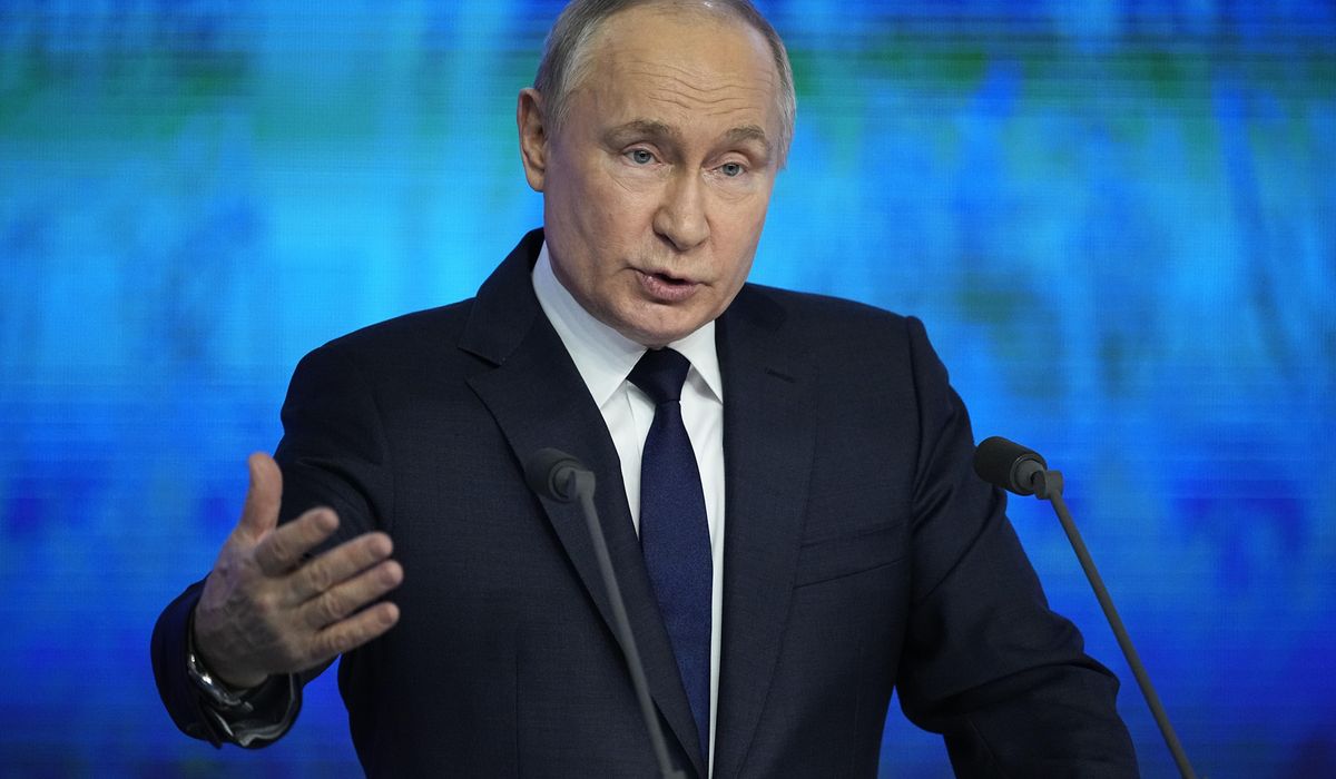 Vladimir Putin vows to make military gains in Ukraine as he meets with his campaign staff