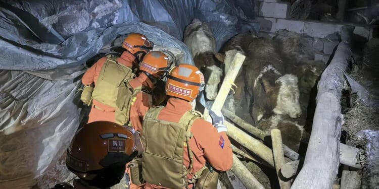 7.1 magnitude quake rattles western China, killing at least 3 people and collapsing 47 homes