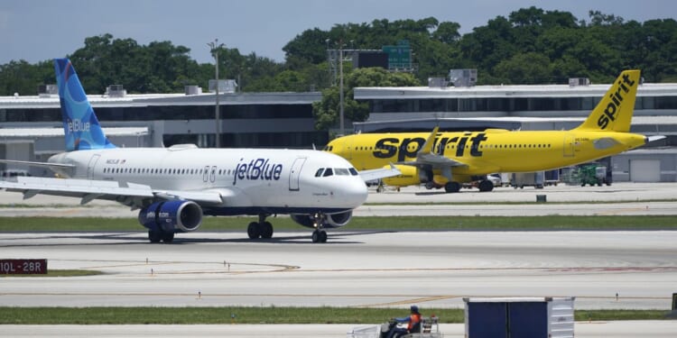 JetBlue, Spirit Airlines to appeal federal judge's ruling that blocked their merger