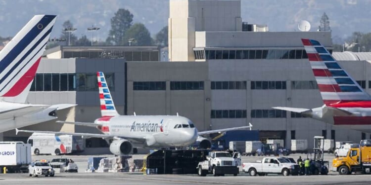 Man Walks Out Onto Wing of Plane to Applause of Fellow Passengers – HotAir