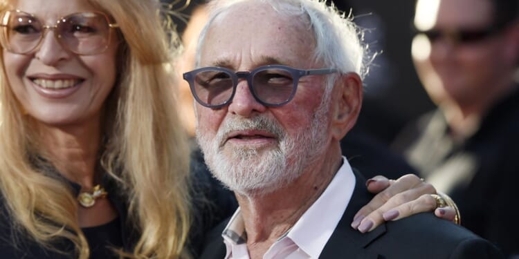 Norman Jewison, acclaimed director of 'In the Heat of the Night' and 'Moonstruck,' dies at 97