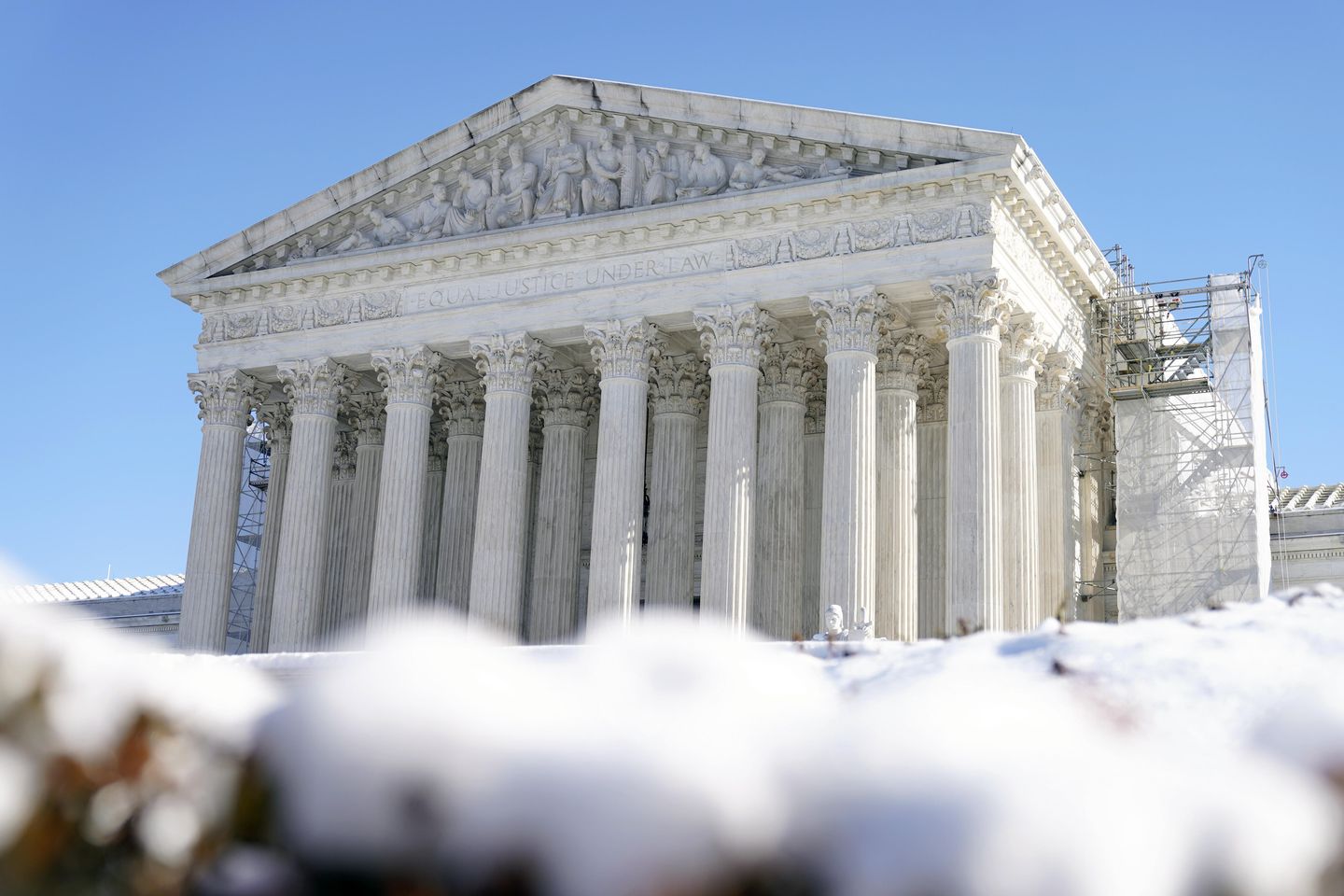 Supreme Court allows federal agents to cut razor wire Texas installed on U.S.-Mexico border