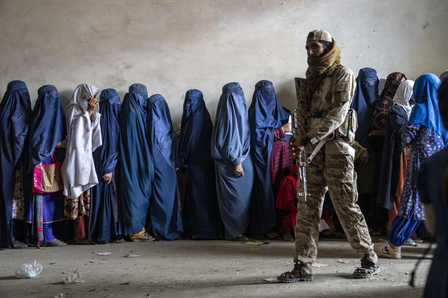 Taliban enforcing restrictions on single and unaccompanied Afghan women, says U.N. report