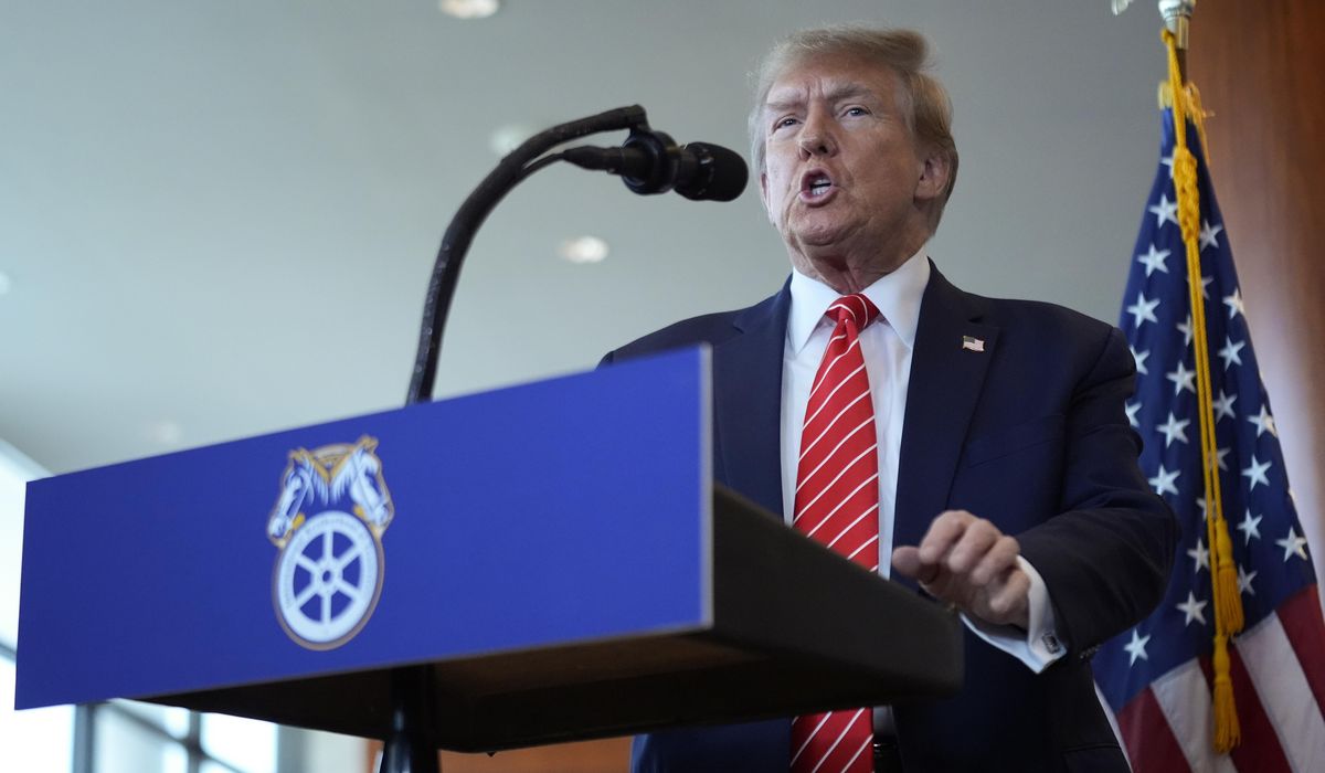 Donald Trump huddles with Teamsters, courts endorsement with his pro-worker agenda