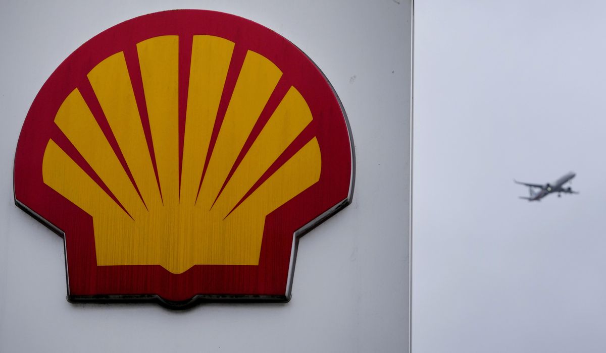 Shell profits plunge last year from a record high as oil and natural gas prices drop