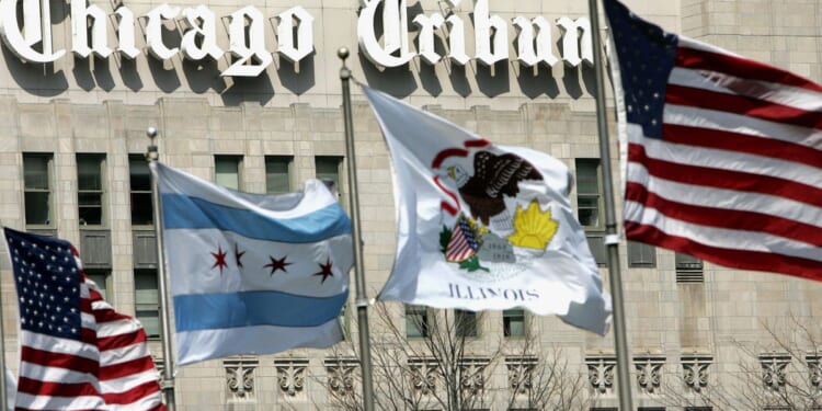 More than 200 staffers with Chicago Tribune and six other newsrooms begin 24-hour strike