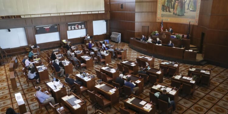 Oregon Supreme Court says 10 GOP state senators who staged long walkout can't run for reelection