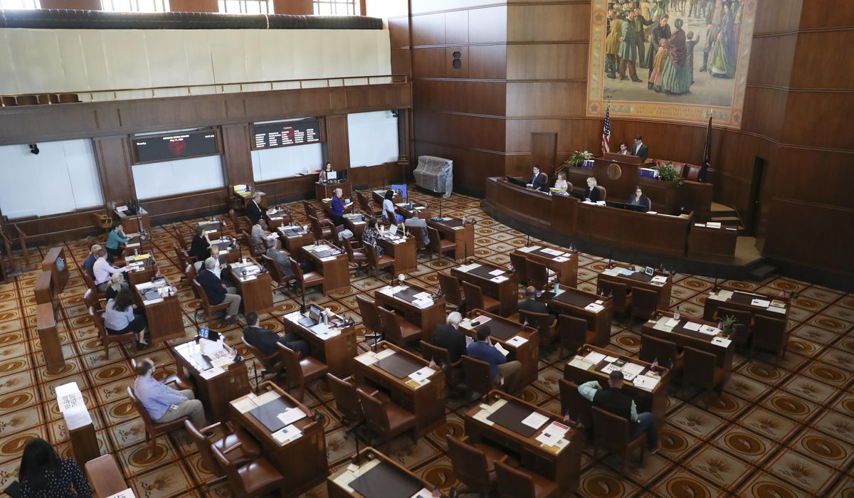 Oregon Supreme Court says 10 GOP state senators who staged long walkout can't run for reelection