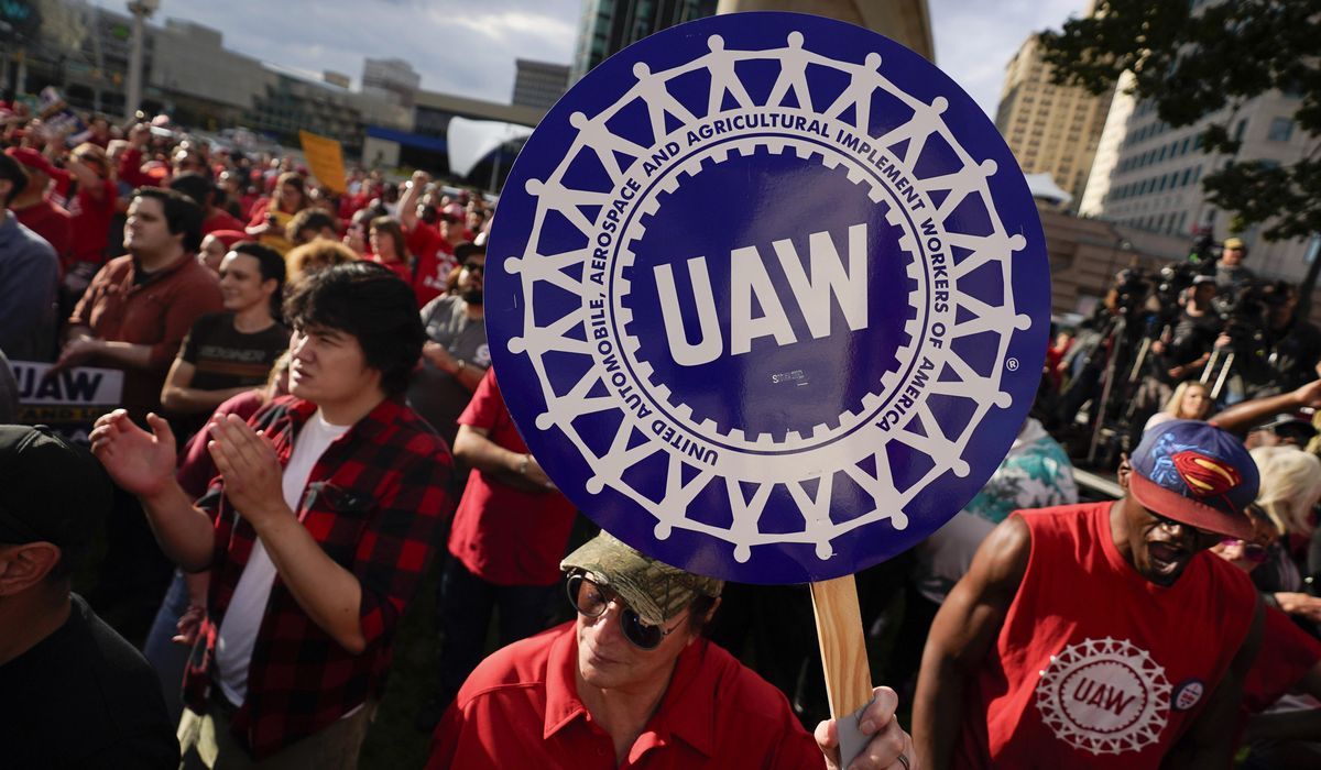 Trump rips UAW as 'hopeless case' for refusing to back him