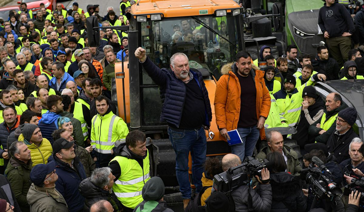 Farmers in Spain, Italy and Poland protest over European Union policies and competition