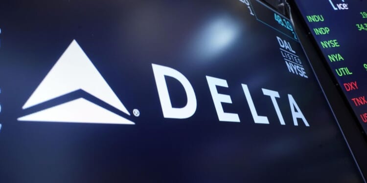 Delta dishes out $1.4 billion in profit-sharing payments to workers