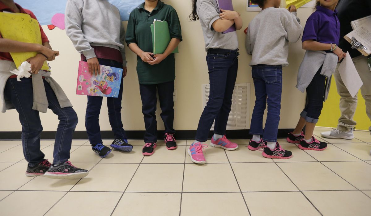 Feds release migrant kids without completing safety checks