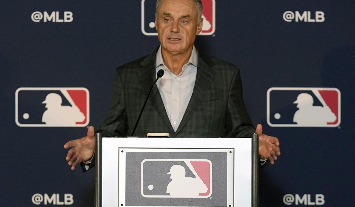 Rob Manfred says he will retire as MLB commissioner in January 2029 after 14 years