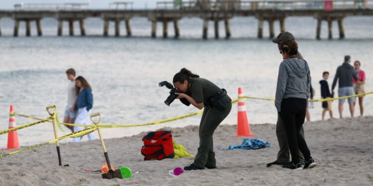 Girl dies, boy hospitalized after hole collapses on Florida beach