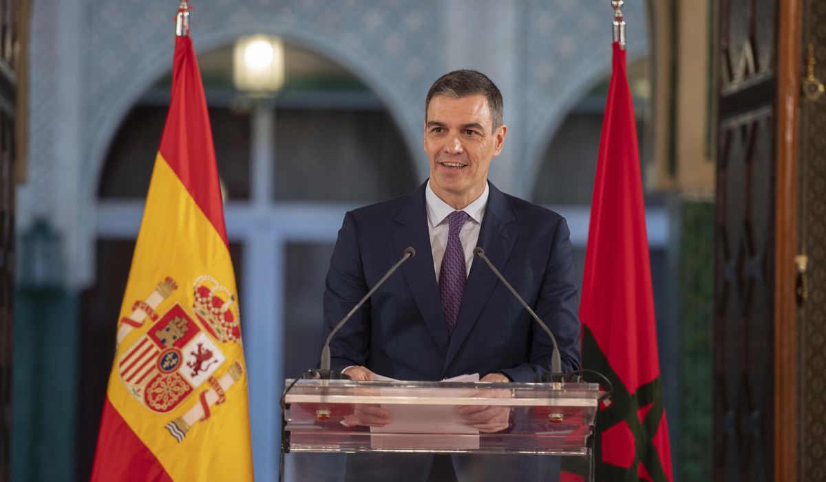 Spain's prime minister meets with Morocco's king and discusses migration and the Israel-Hamas war