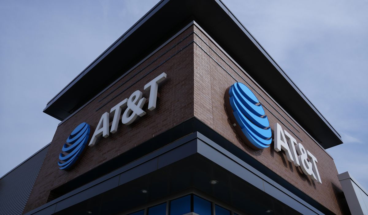 AT&T says the outage to its U.S. cellphone network was not caused by a cyberattack