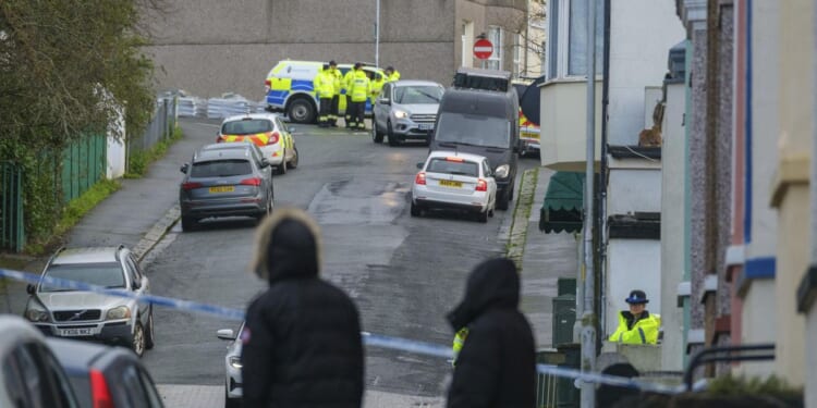 An unexploded World War II bomb in the English city of Plymouth will be disposed of at sea