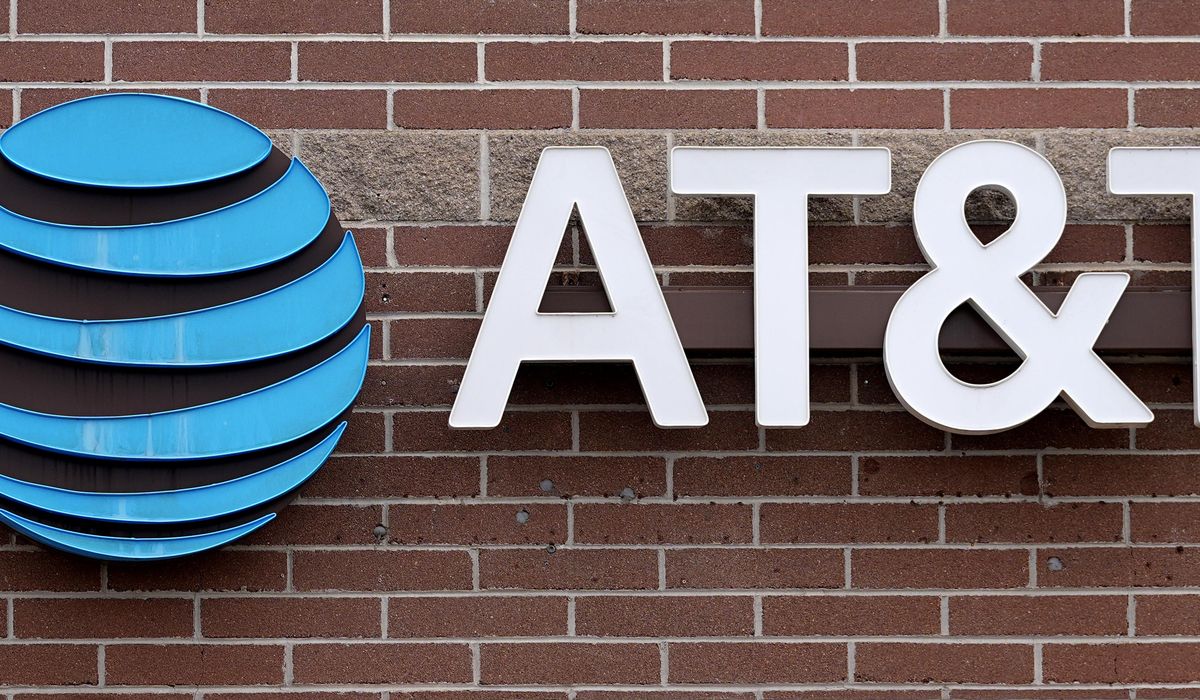 AT&T offers $5 to customers hit by cellphone network outage