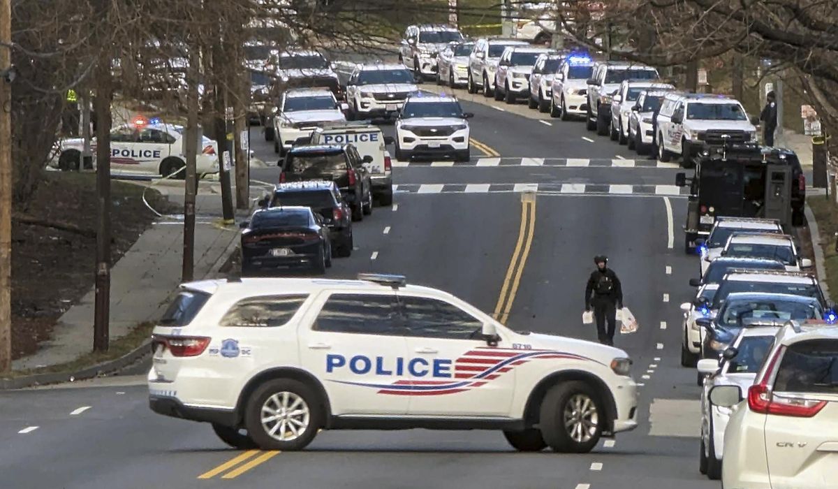 D.C. barricade suspect Stephen Claude Rattigan, who shot 3 cops, is illegal immigrant: Report