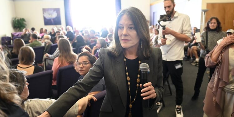 Marianne Williamson returns to Democratic presidential race