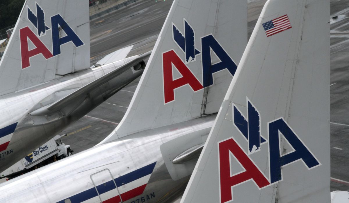 American Airlines flight to Spain pulls U-turn due to cracked windshield