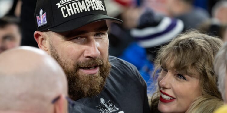 Think Drama with Taylor Swift And Travis Kelce Is New? Another Player-Singer Couple Irritated Fans Years Before