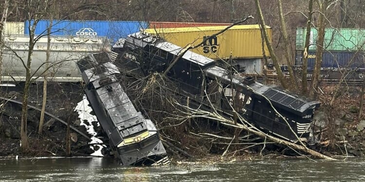 Three Norfolk Sothern trains collide in Pennsylvania, no injuries