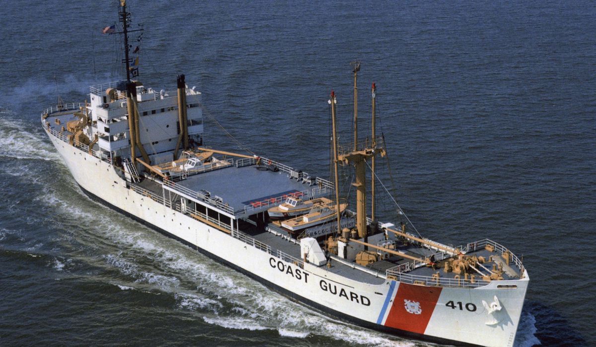 U.S. Coast Guard ship accidentally releases 500 gallons of diesel in water off California coast