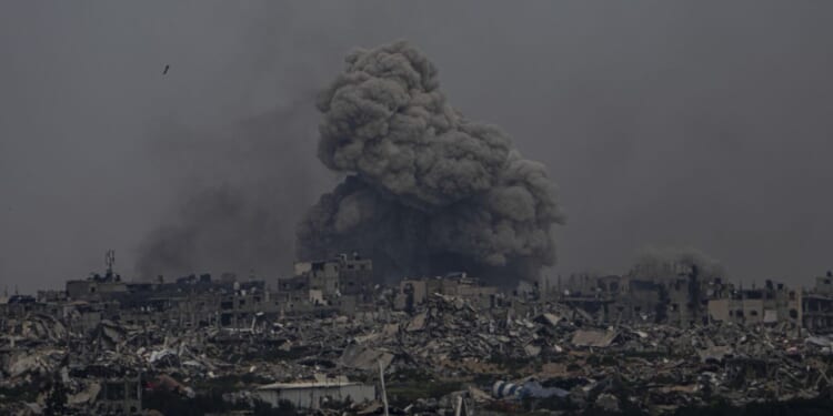 Israel launches another raid on Gaza's main hospital, charging that Hamas has regrouped there