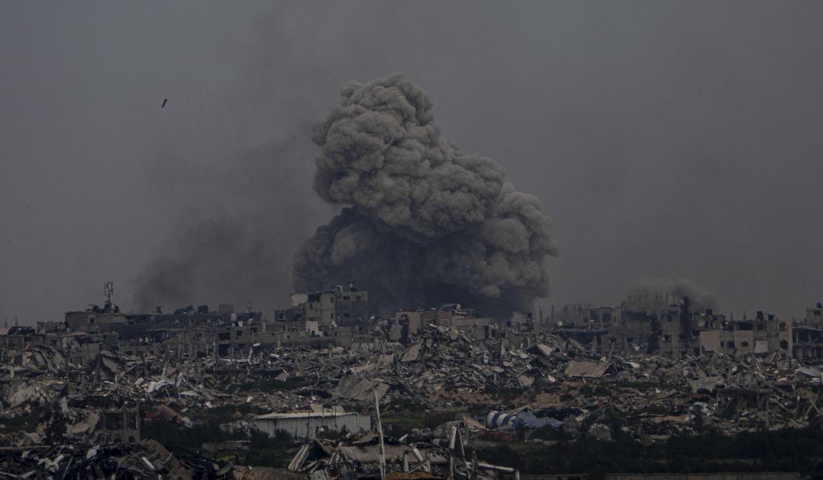 Israel launches another raid on Gaza's main hospital, charging that Hamas has regrouped there