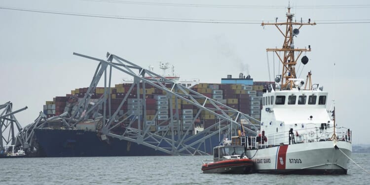 Divers reenter Patapsco River in search for 6 presumed dead from Key Bridge collapse