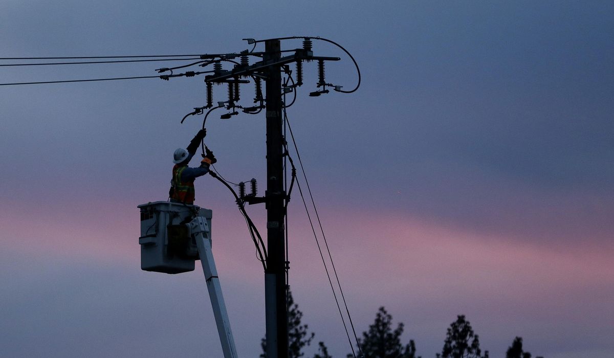 College student studying to be an electrical line worker dies after training pole fails