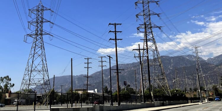 California proposal would change how power bills are calculated, aiming to relieve summer spikes