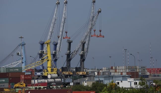 Chinese-Made Cranes at U.S. Ports Have Communications Gear Installed – PJ Media