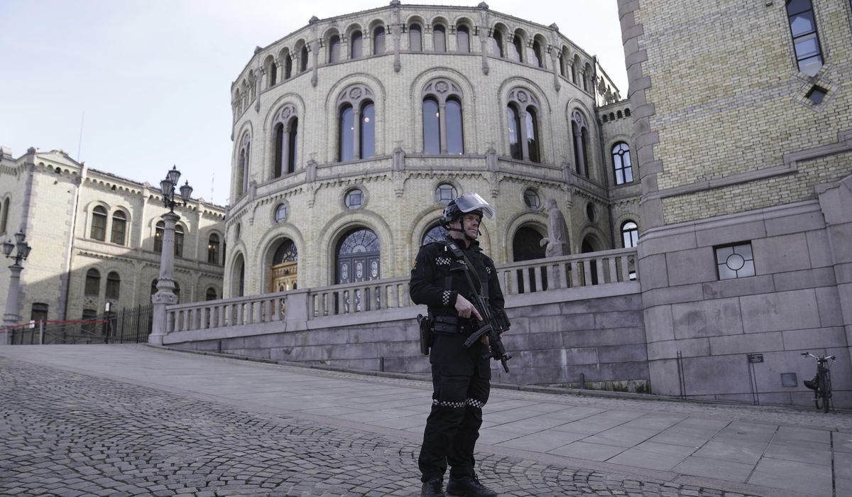 Bomb threats cause brief lockdown at Norwegian Parliament house