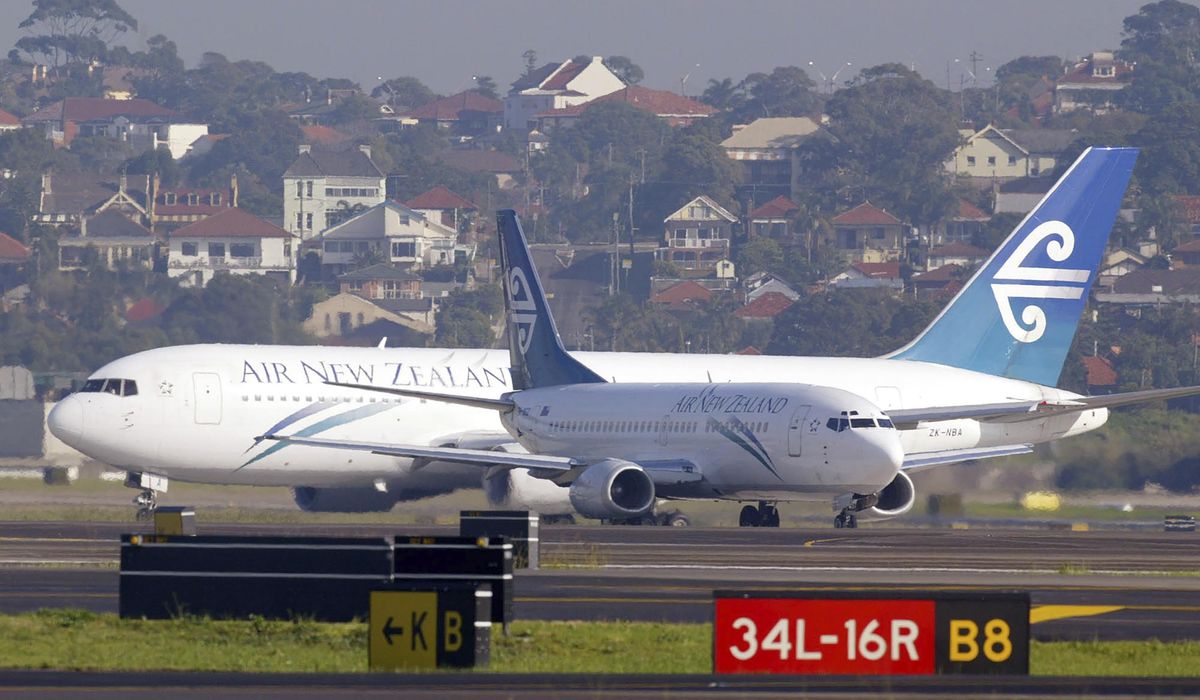 Air New Zealand airplane passenger fined in Sydney for urinating in a cup