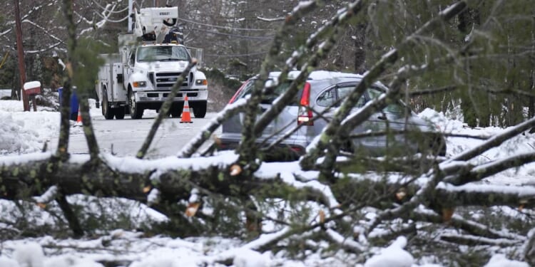 Cleanup starts as spring nor'easter moves on. But hundreds of thousands still lack power