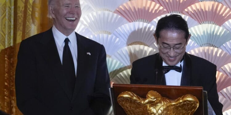 Kishida cracks jokes, invokes 'Star Trek' as he and Biden toast U.S.-Japan alliance at state dinner