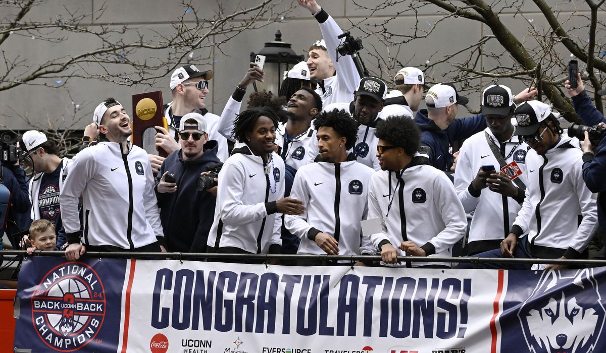 Back to back! UConn fans gather to celebrate another basketball championship