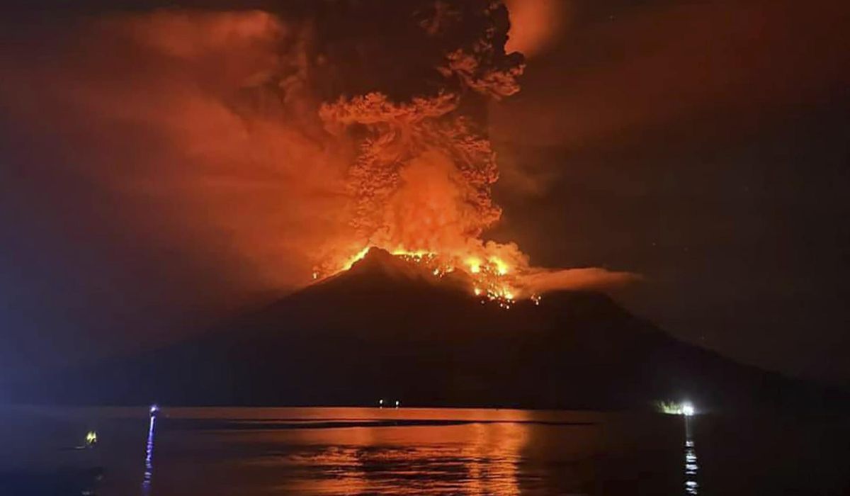 Indonesia volcano erupts; tsunami alert issued, thousands evacuated