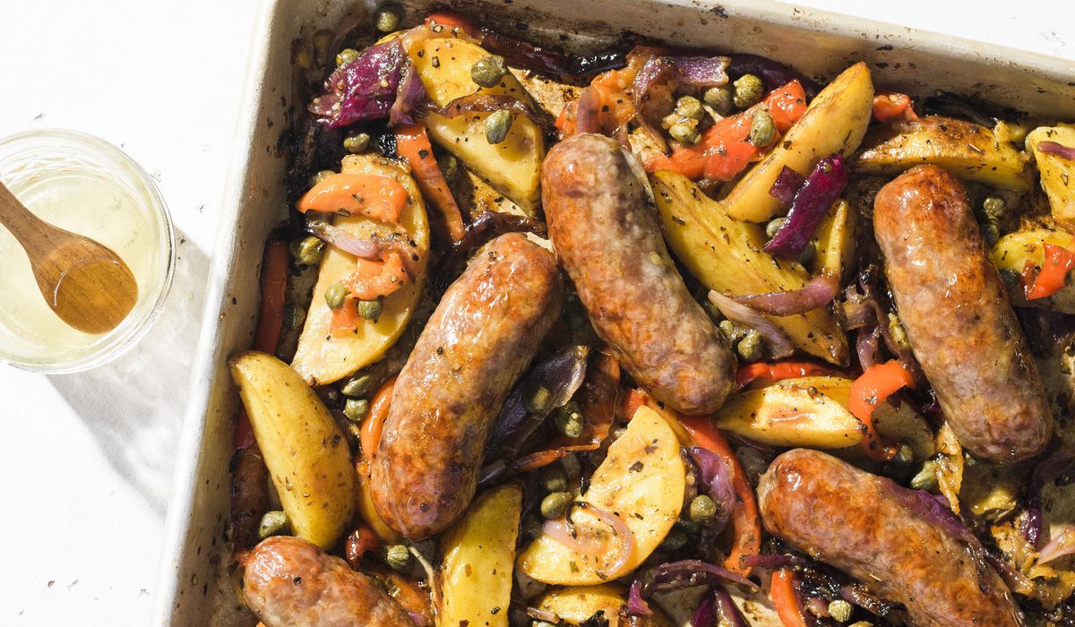 RECIPE: Sausage, potato and sweet pepper traybake