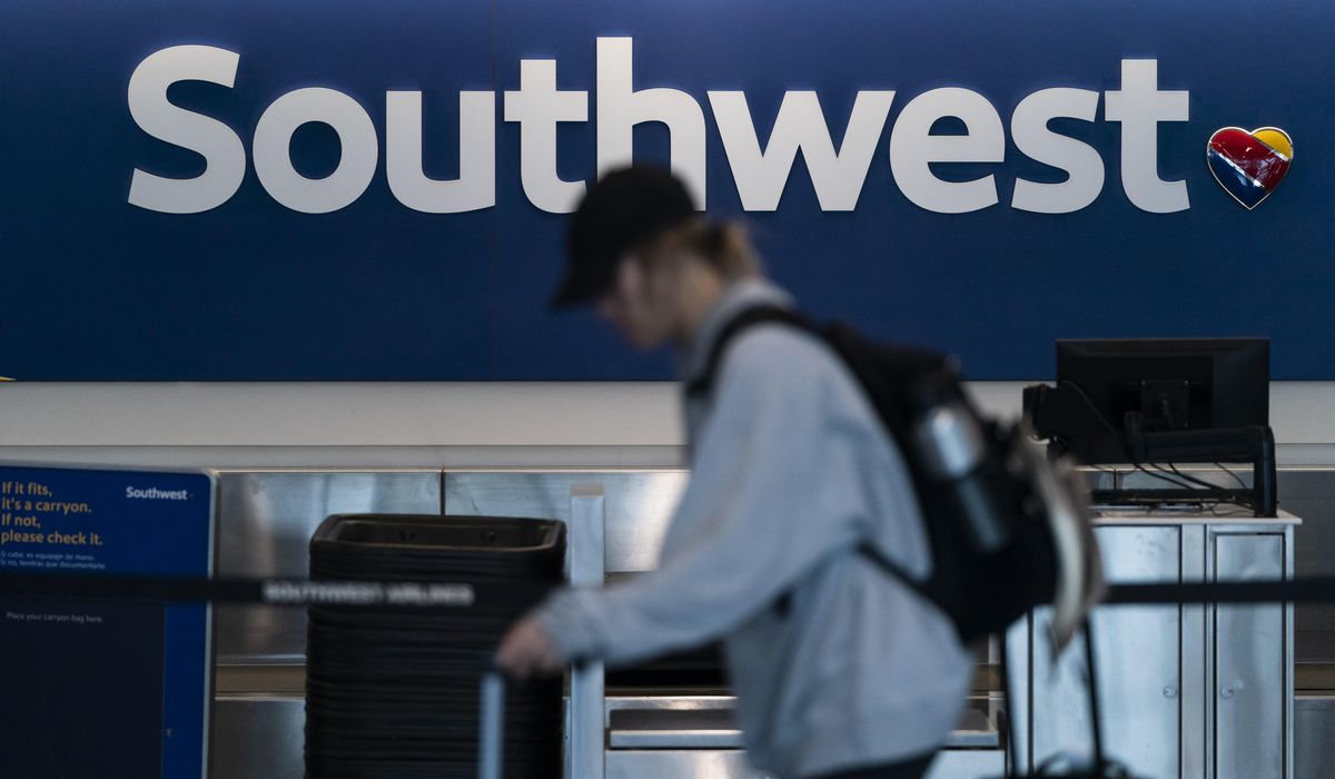 Police investigating deliberately cut Internet cable that delayed flights at Sacramento airport