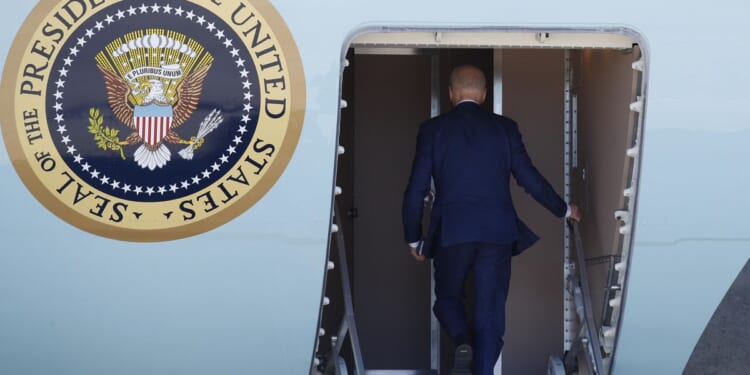 Who pays for a president's campaign travel?